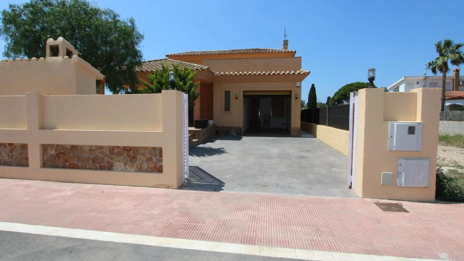 Casa Con Piscina Privada, Cerca Del Mar, Wifi Gratis, A/A Opcional, Mascotas Bienvenidas - Es-184-59 Deltebre 0*,  Spain